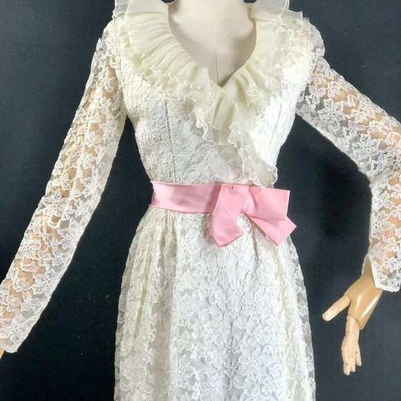 vintage wedding dress / 60s white lace short weddi - Picture 10 of 10